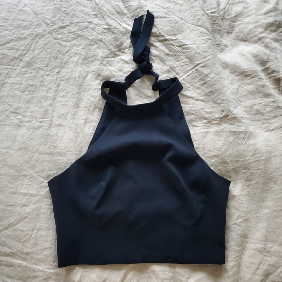 Stunning Bebe halter crop top size 8 - Picture 2 of 6